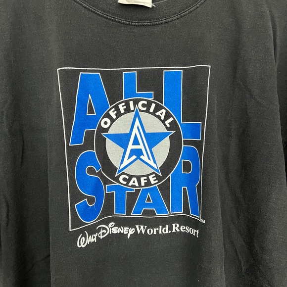 Vintage Disney All Star Cafe T-shirt 1995 - Picture 2 of 3